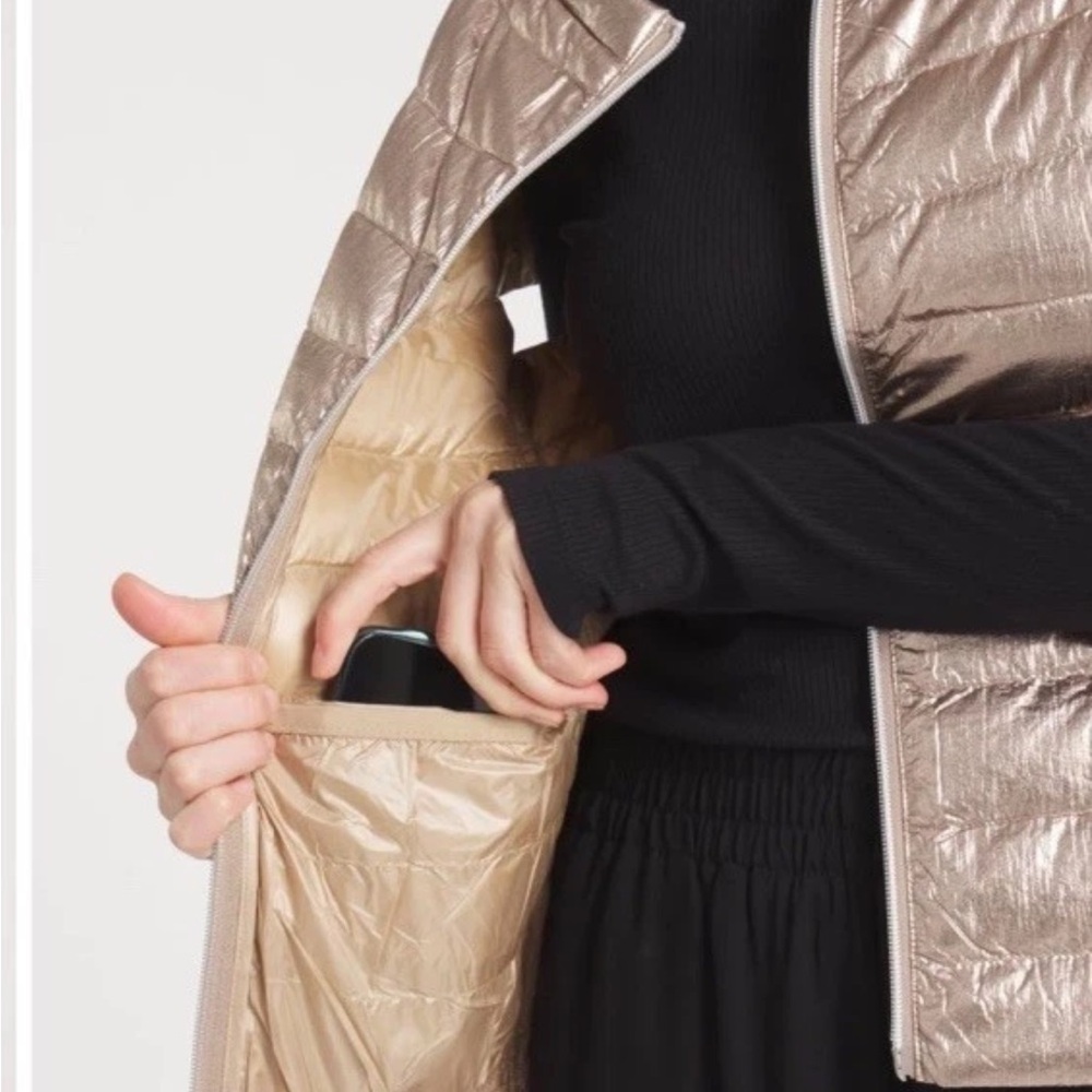 Cotes of London The St. Ives Sz XS Metallic Gold Lightweight Down Vest - Picture 4 of 10